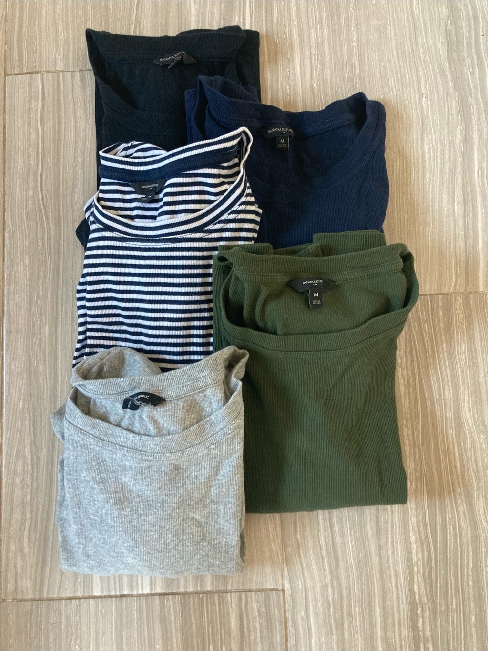 Banana Republic Factory elbow sleeve ribbed tees